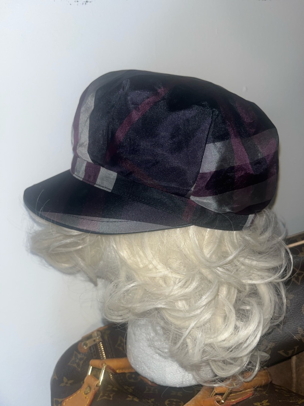 Burberry - Picture 2 of 5